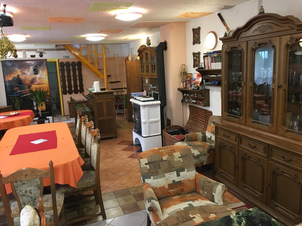 Penzion Hugo Sedlec-Prcice Buitenkant foto